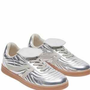 STEVE MADDEN/MADRID SILVER/LOW TOP SNEAKER/SIZE: 6